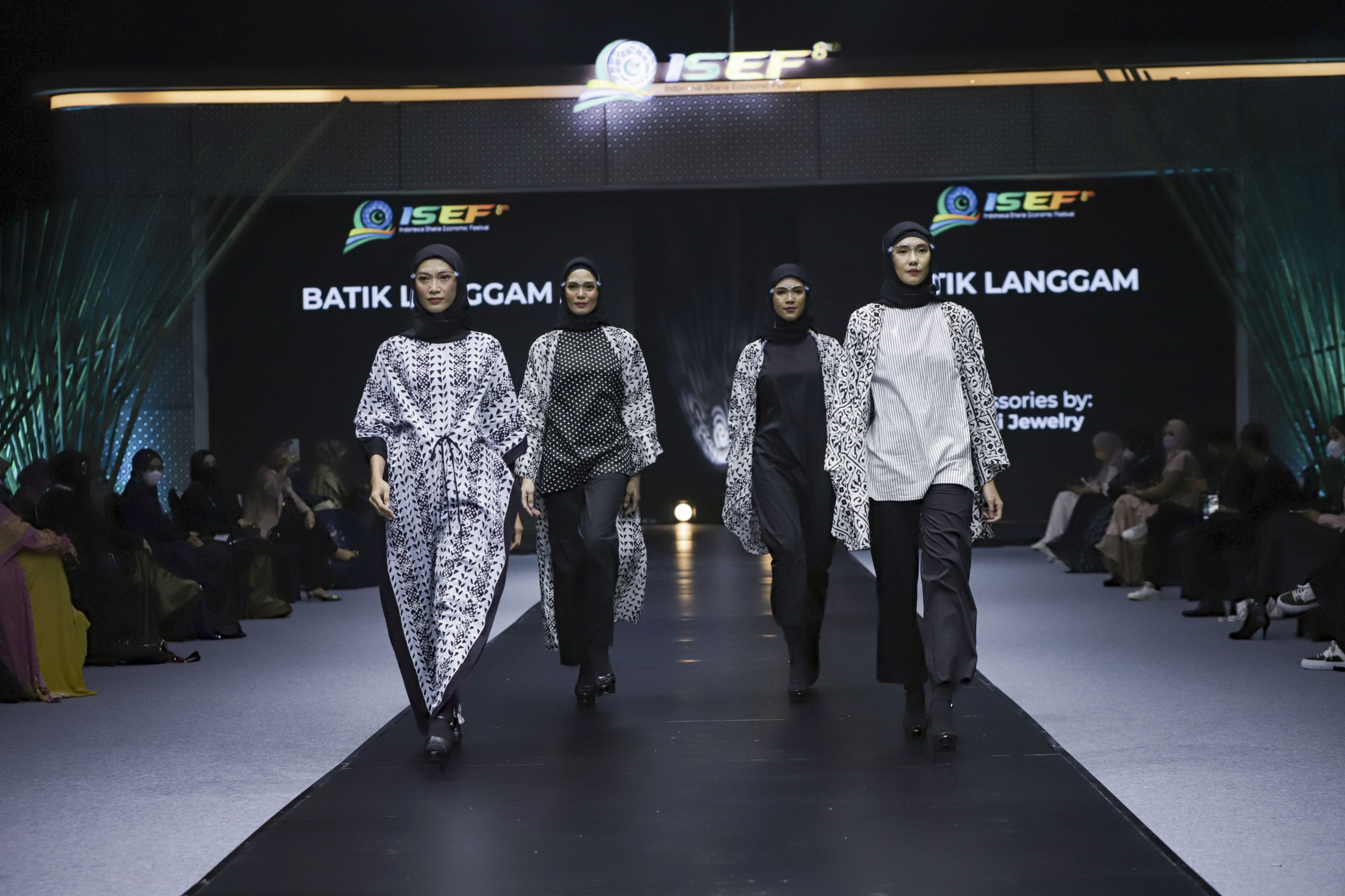 Isef 2021 Hadirkan Fashion Show Yang Digelar Secara Hybrid