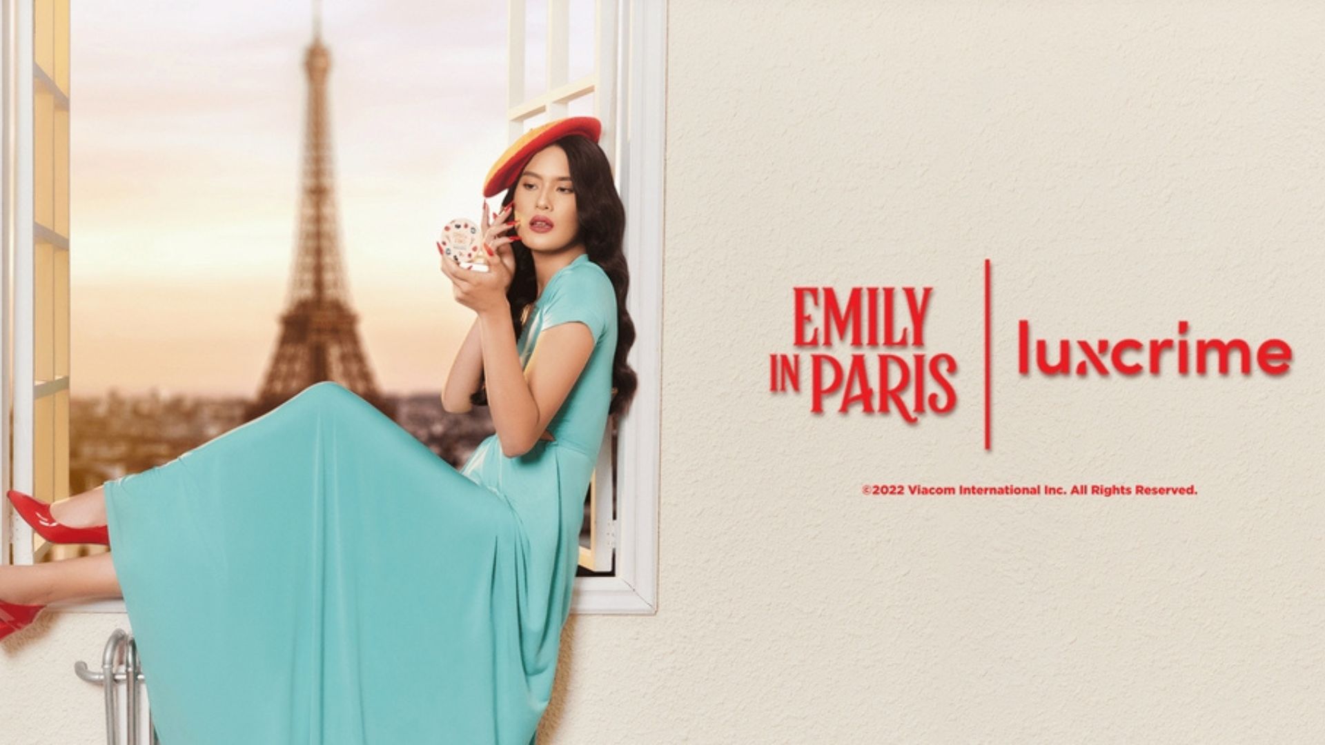 Sambut Serial 'Emily in Paris' Terbaru, Buttonscarves Luncurkan